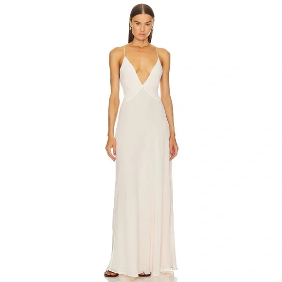 Elegant White Evening Gown - Picture 7 of 14